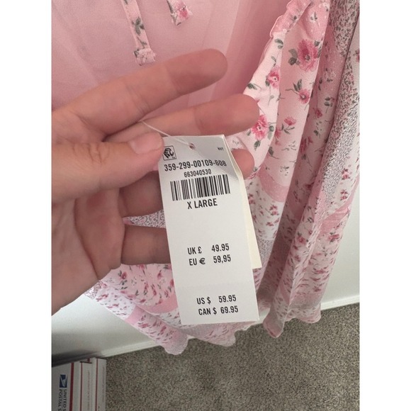 New Hollister Asymmetrical Hem Midi Dress – Light Pink Floral – Extra Large - Picture 4 of 5